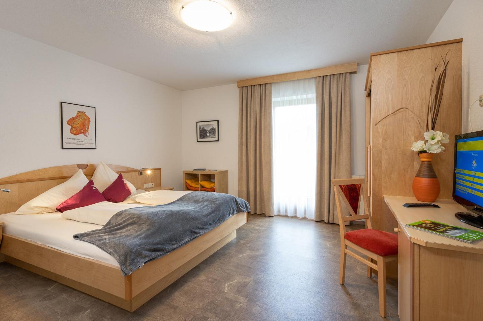Appartements Am Burgsee Ladis Exterior photo