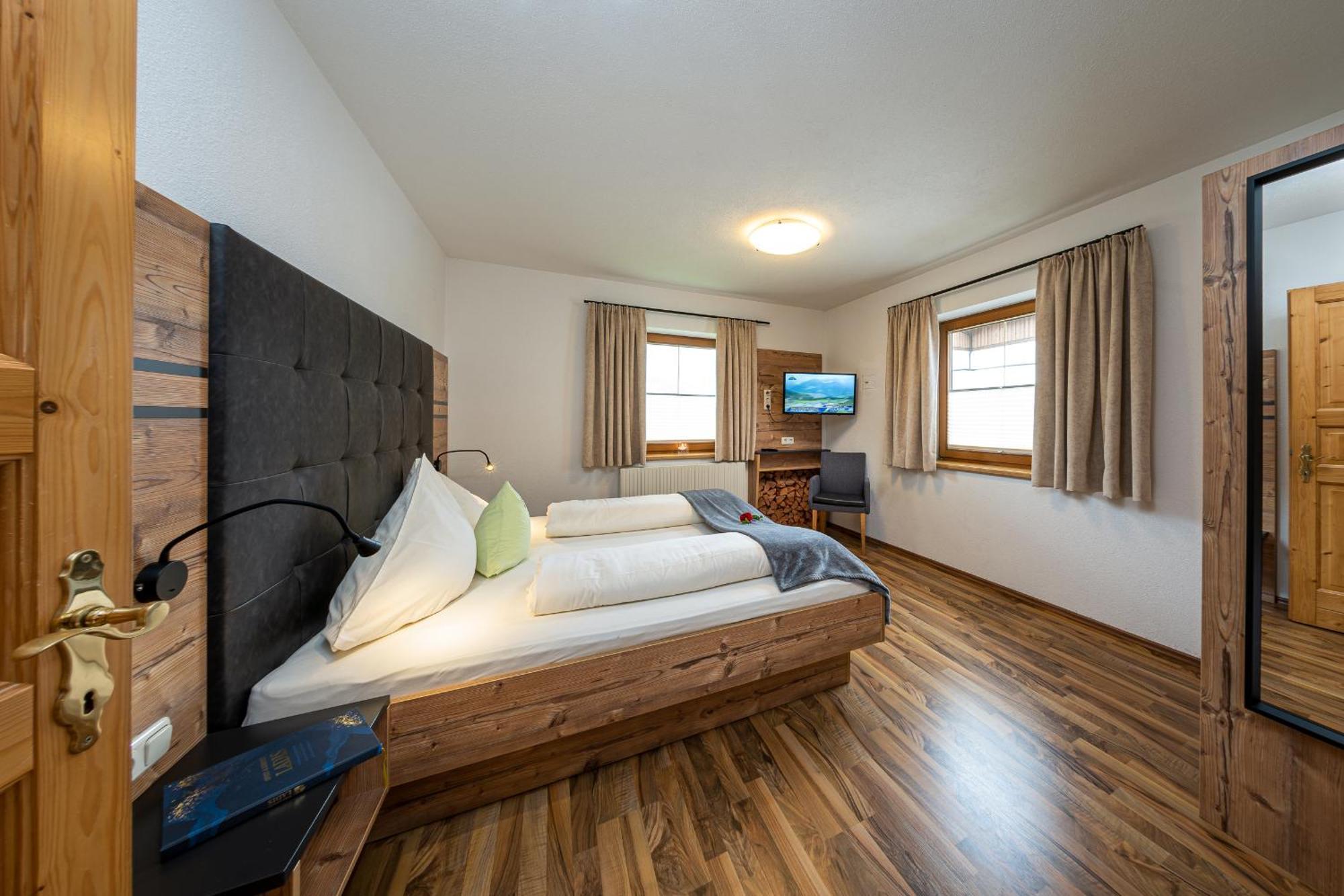 Appartements Am Burgsee Ladis Exterior photo